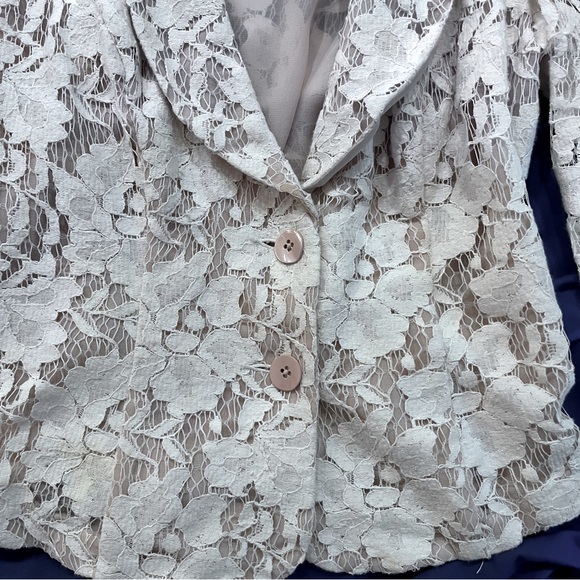 CAbi Size 2 Lace Overlay Blazer - Picture 5 of 6